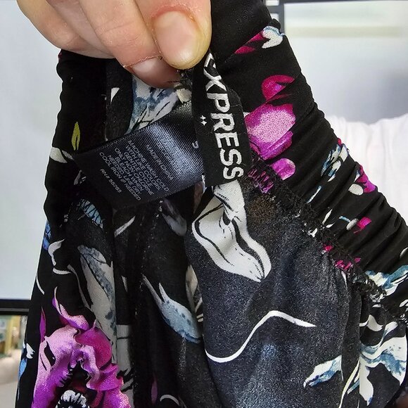 Express Floral Print Lounge Shorts – Black with Lace Trim, Boho Resort Vibes - Picture 3 of 3